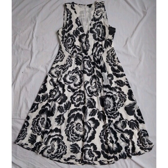Ann Taylor Dresses & Skirts - Ann Taylor Black White Floral Dress Midi Cottagecore Feminine Women's Large